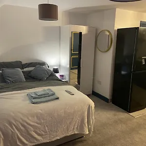 Apartment Lovely Located In Birmingham